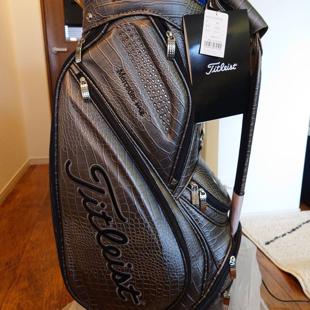タイトリスト 羽田空港限定　メルセデスベンツ コラボ キャディバッグ ワニ革風