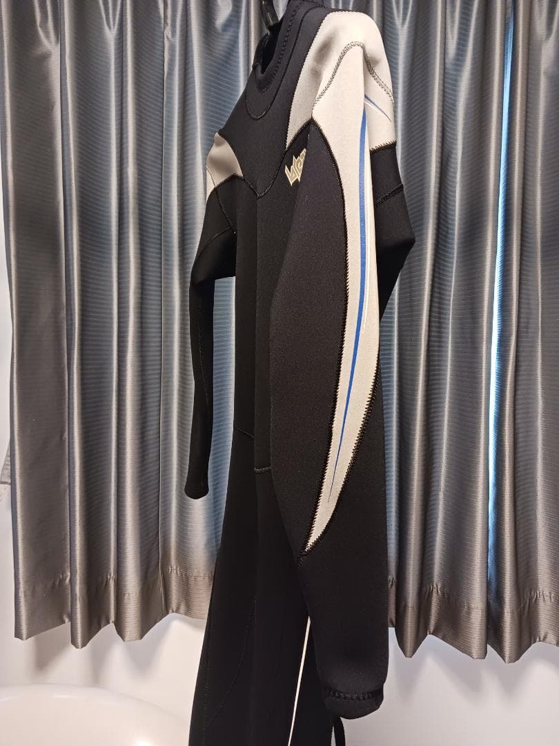 Breaker Out ロングスリーブスプリングウェットスーツ