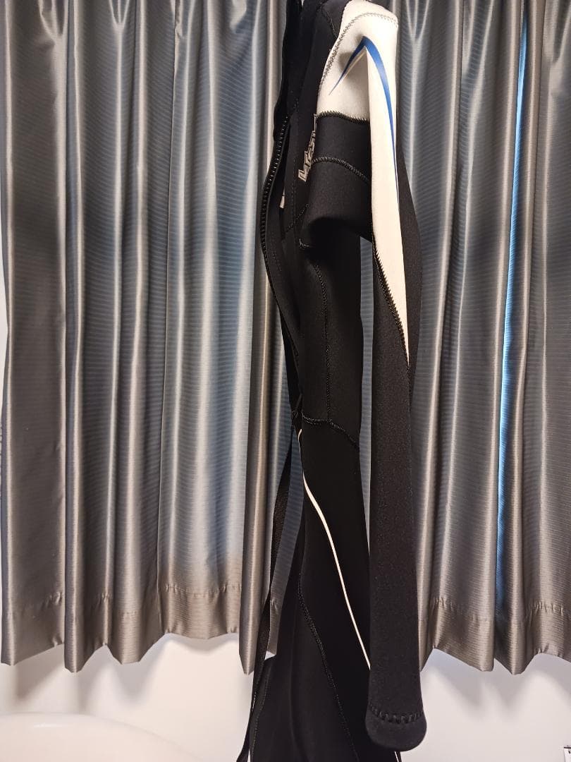 Breaker Out ロングスリーブスプリングウェットスーツ