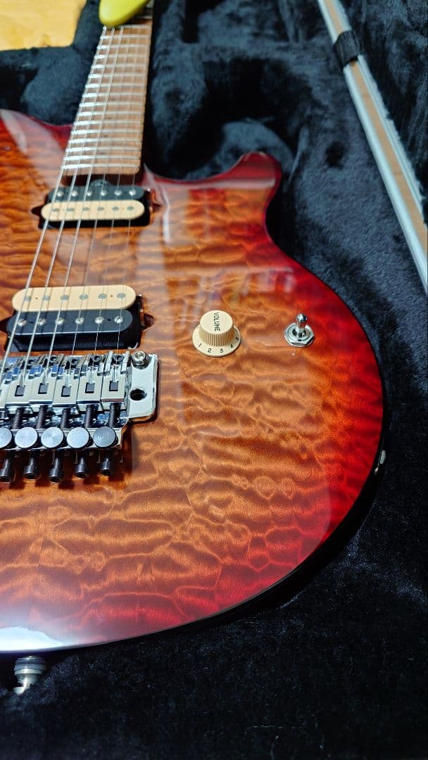 ギター MusicMan Axis Roasted Amber Quilt