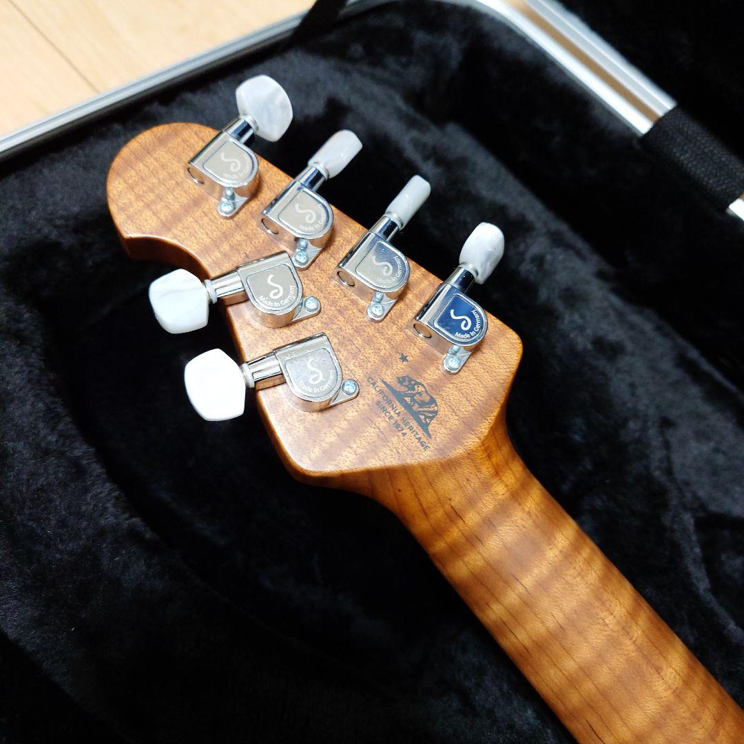 ギター MusicMan Axis Roasted Amber Quilt