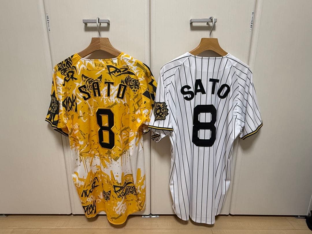 阪神タイガース　佐藤輝明　レプリカユニフォーム　Oサイズ