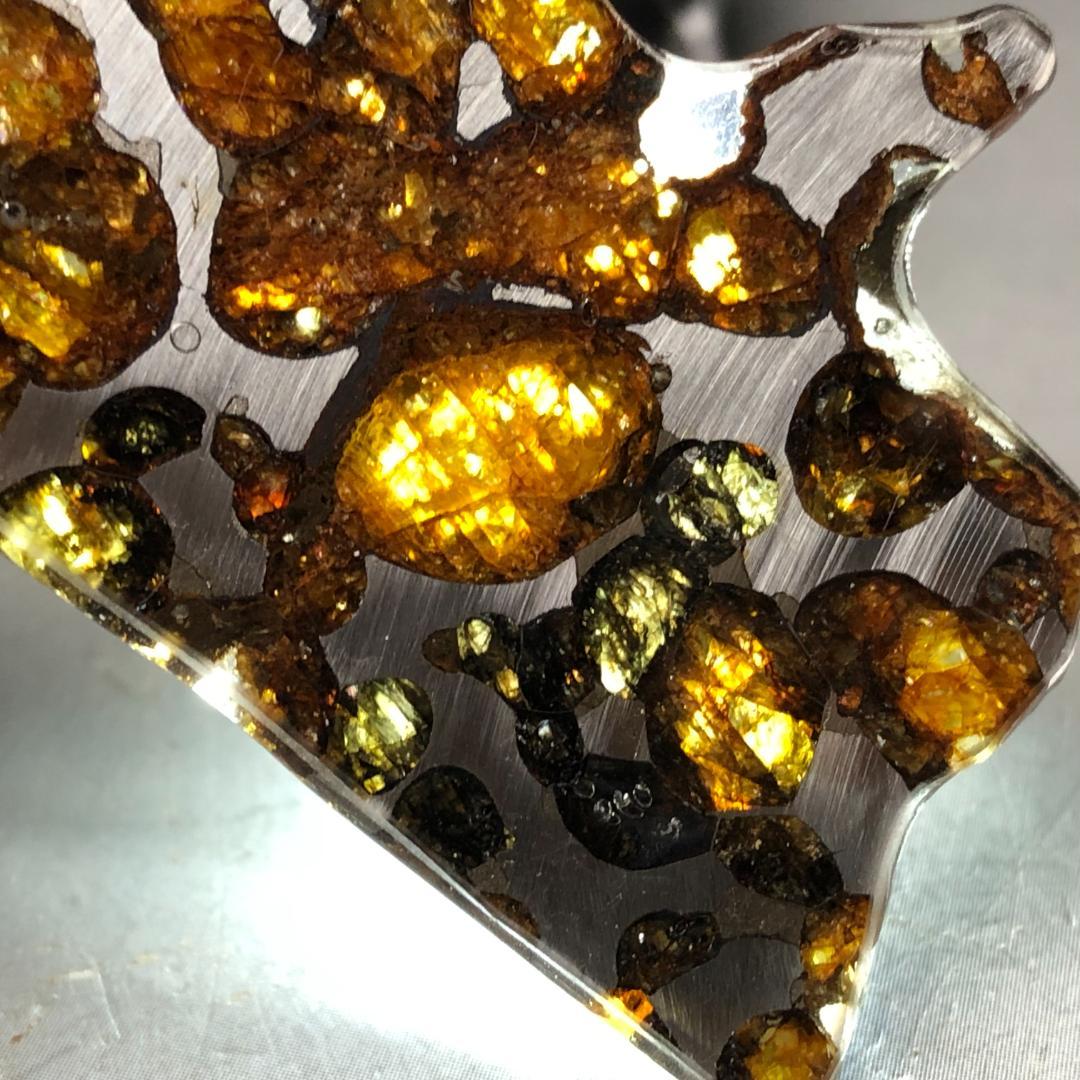 パラサイト隕石 隕石　石鉄隕石　セリコ隕石 美品　重さ約14ｇ　ケース付き