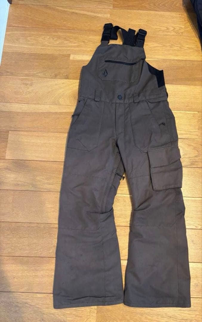 VOLCOM★スノーボードウェア　上下セット　ヒッププロテクターのおまけ付き