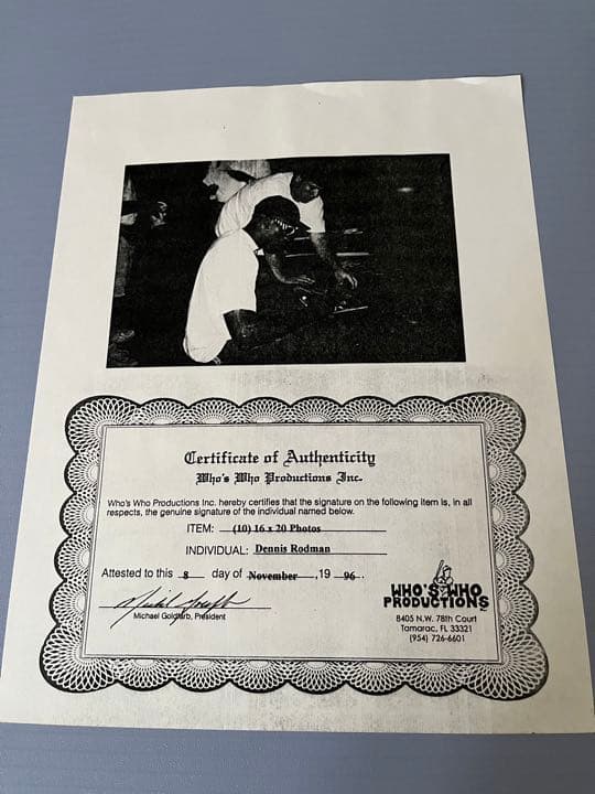 デニスロッドマン　直筆サイン入り　生写真　鑑別書付き