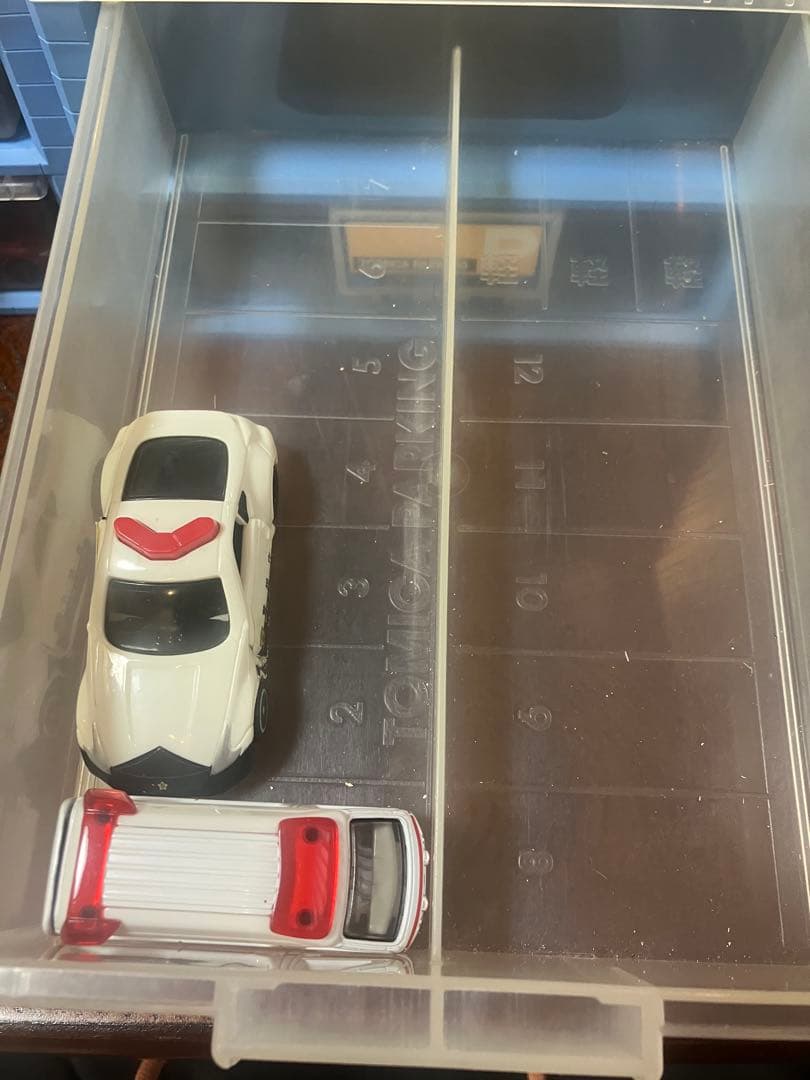 【まとめ売り・レアトミカあり】33台セット ＆ 4段パーキング収納ケース