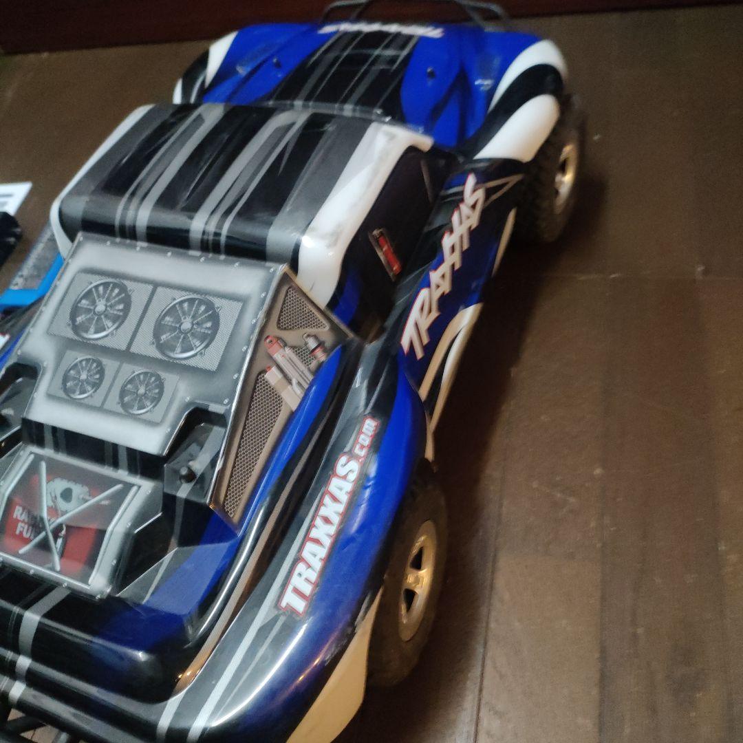 トラクサスTraxxas Slash 2WD SCトラック、フルセット
