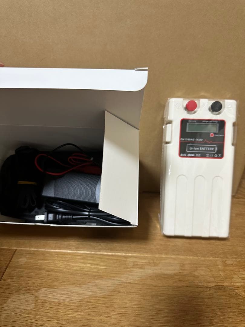 ダイワ シマノ 電動リール バッテリー 14.8V 10400mAh 白