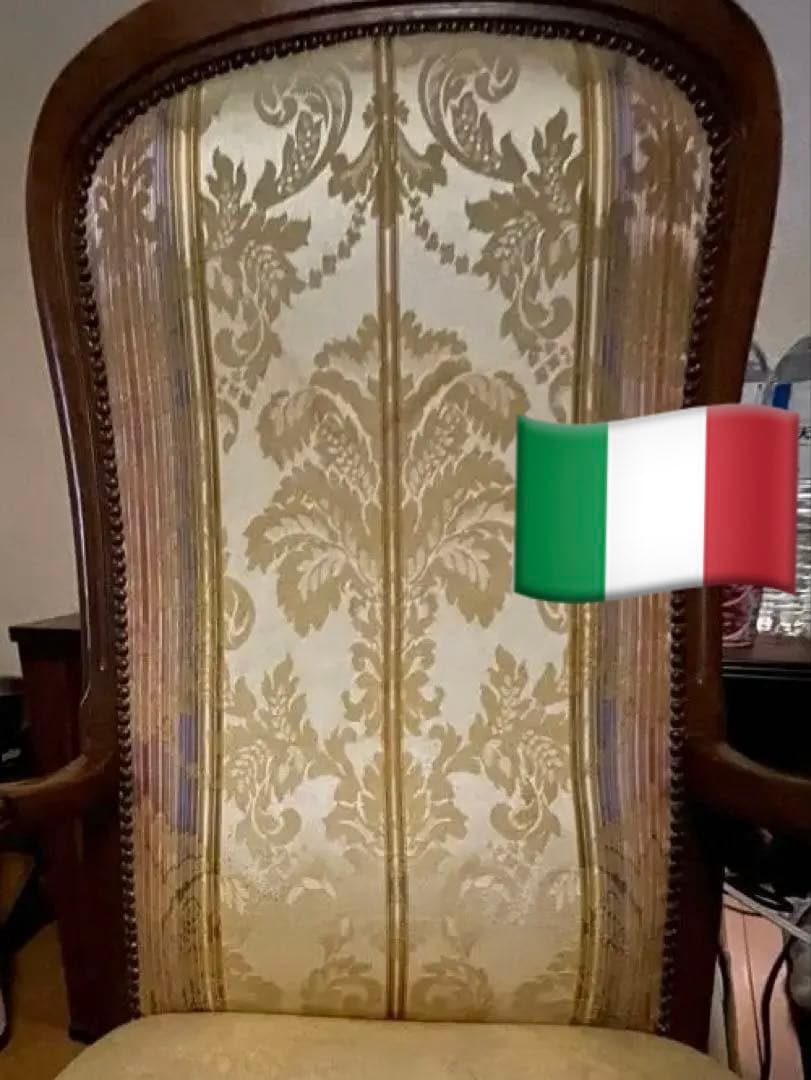 引き取り限定　クラシック　木製肘掛け椅子　イタリア　輸入家具　アンティーク風