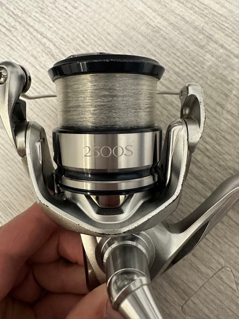 シマノ　リール　STRADIC ストラディック2500S バス釣り　スピニング