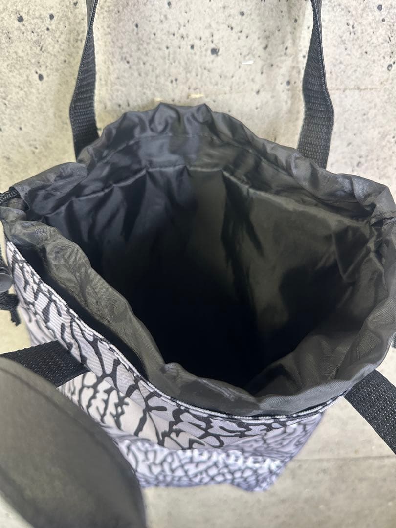 【新品未使用】サイズ(縦:45横:32マチ:9)シューズケース ラッセル2601