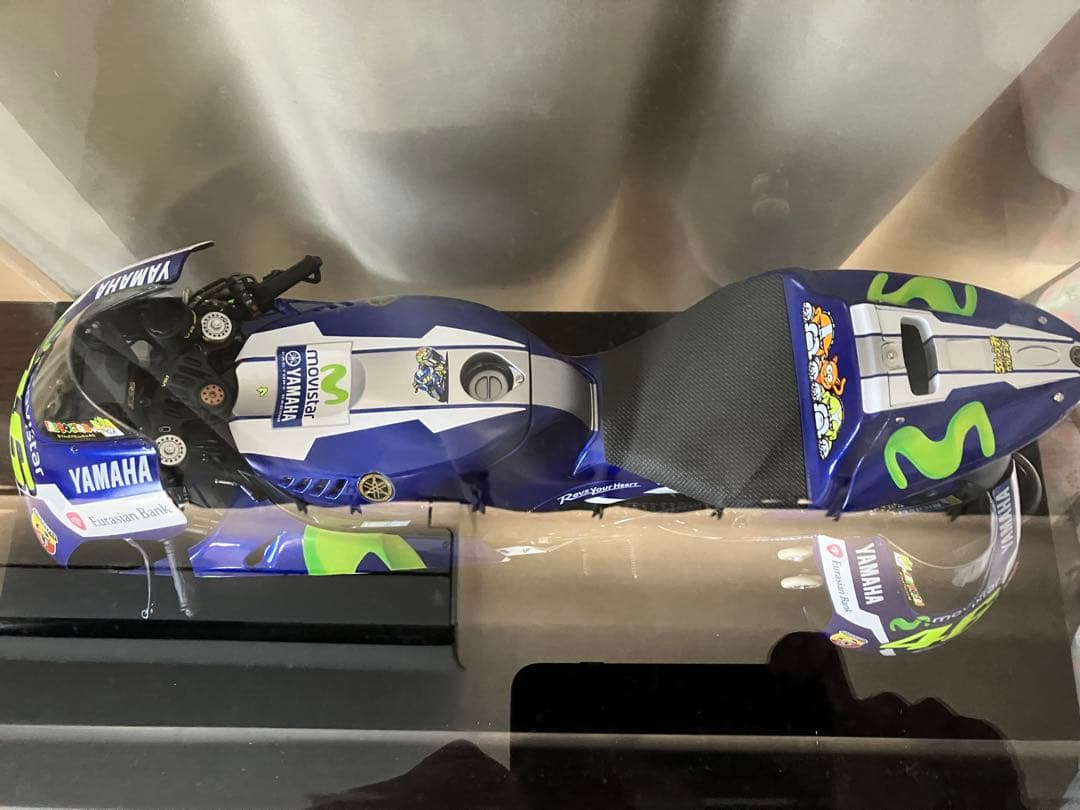 デアゴスティーニ YAMAHA YZR-M1 バレンティーノ・ロッシモデル