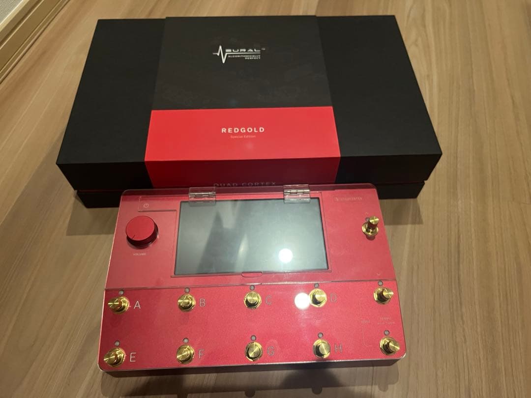 Quad Cortex Limited Edition Red/Gold おまけ