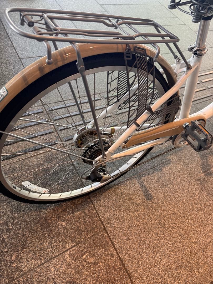 GIANT ホワイト シティサイクル 前カゴ付き