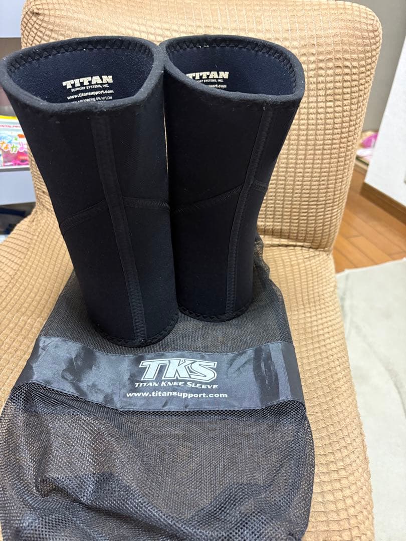 TKS Titan Knee Sleeve 膝サポーター　Sサイズ