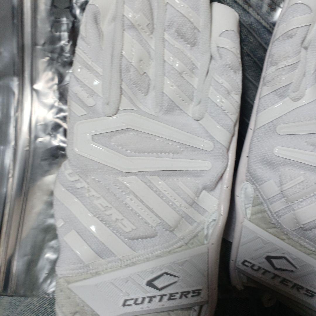 CUTTERS ホワイト アメリカンフットボールグローブ