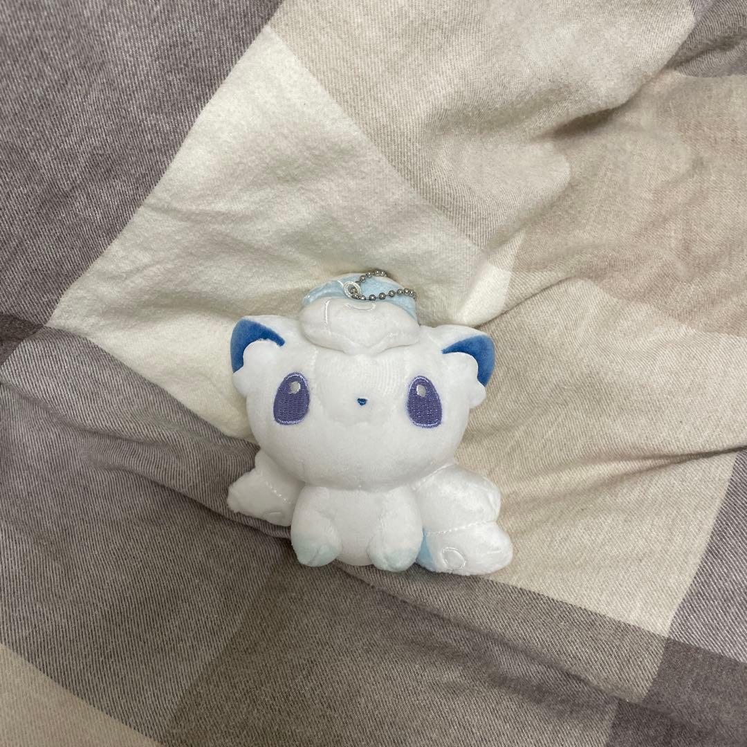 ポケモンセンター限定　アローラロコン　もっちりマスコット　ポケモンドールズ