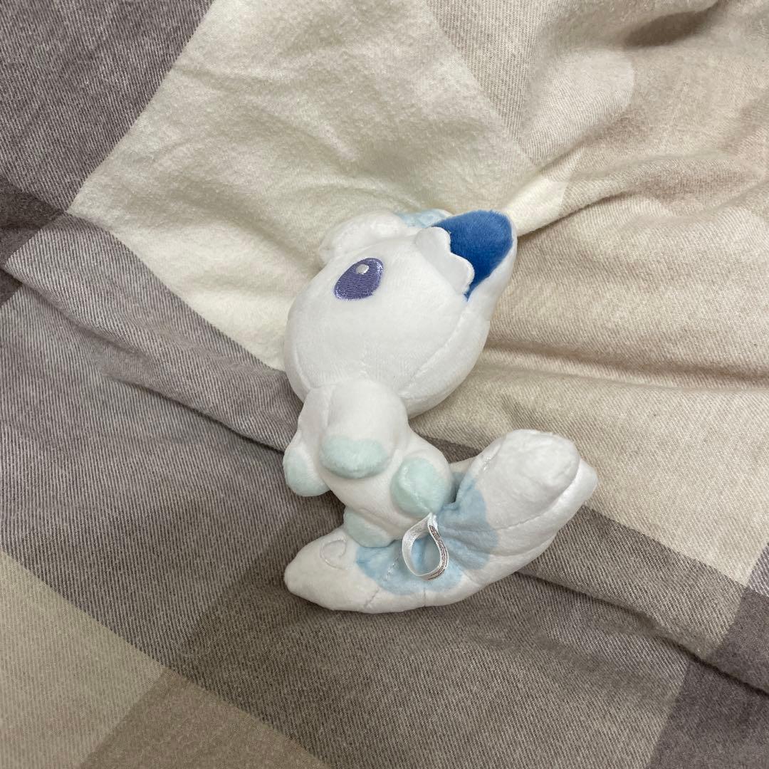 ポケモンセンター限定　アローラロコン　もっちりマスコット　ポケモンドールズ