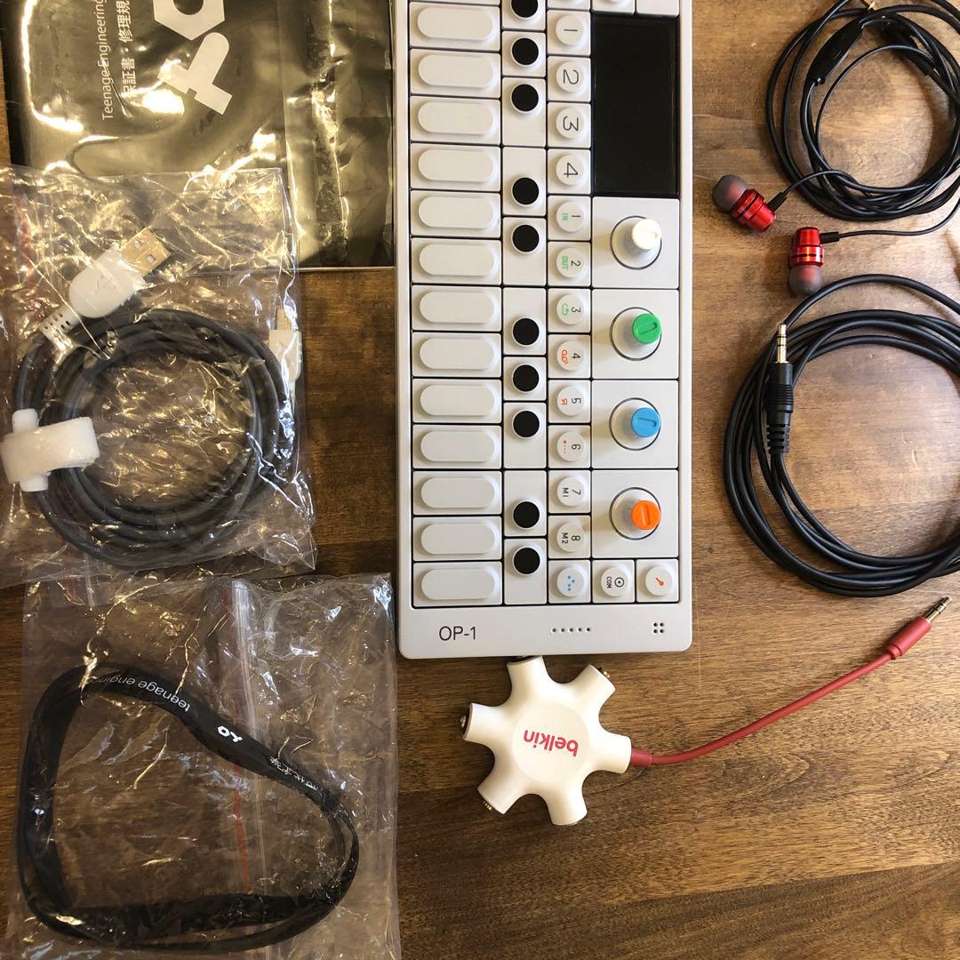 Teenage Engineering OP-1 シンセサイザー　純正付属品付
