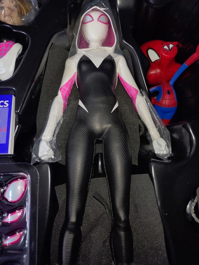 ホットトイズ スパイダーマン グウェン ステイシー スパイダーバース