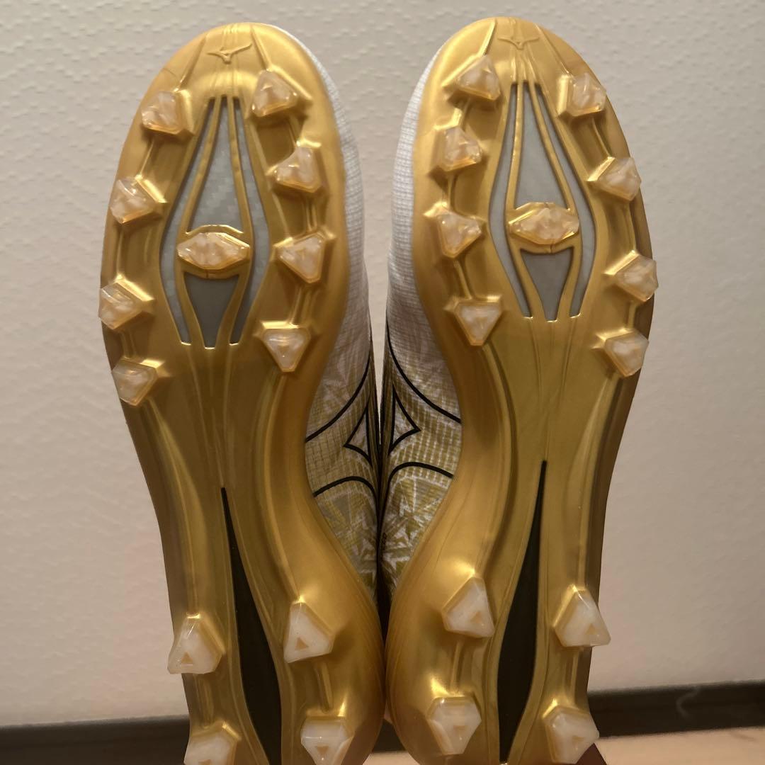 Mizuno Alpha サッカーシューズ ホワイト/ゴールドエリート