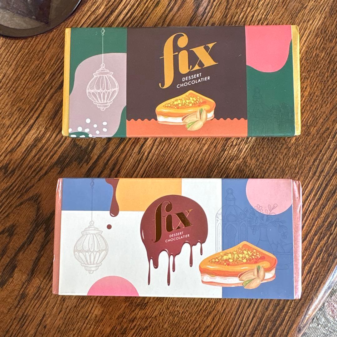 2枚セットFixドバイミルクチョコ 純正バッグ付 ドバイ空港で購入