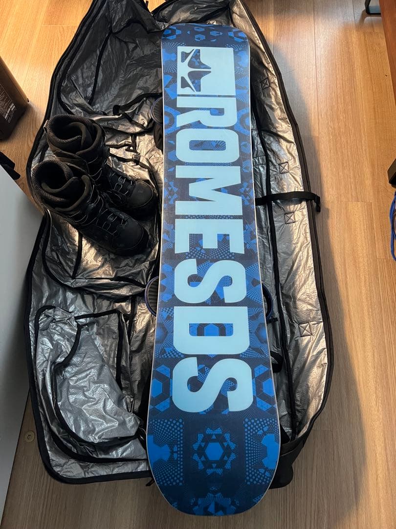 スノーボードセット（ボード・バインディング・ブーツ・カバン・ボードカーバー）