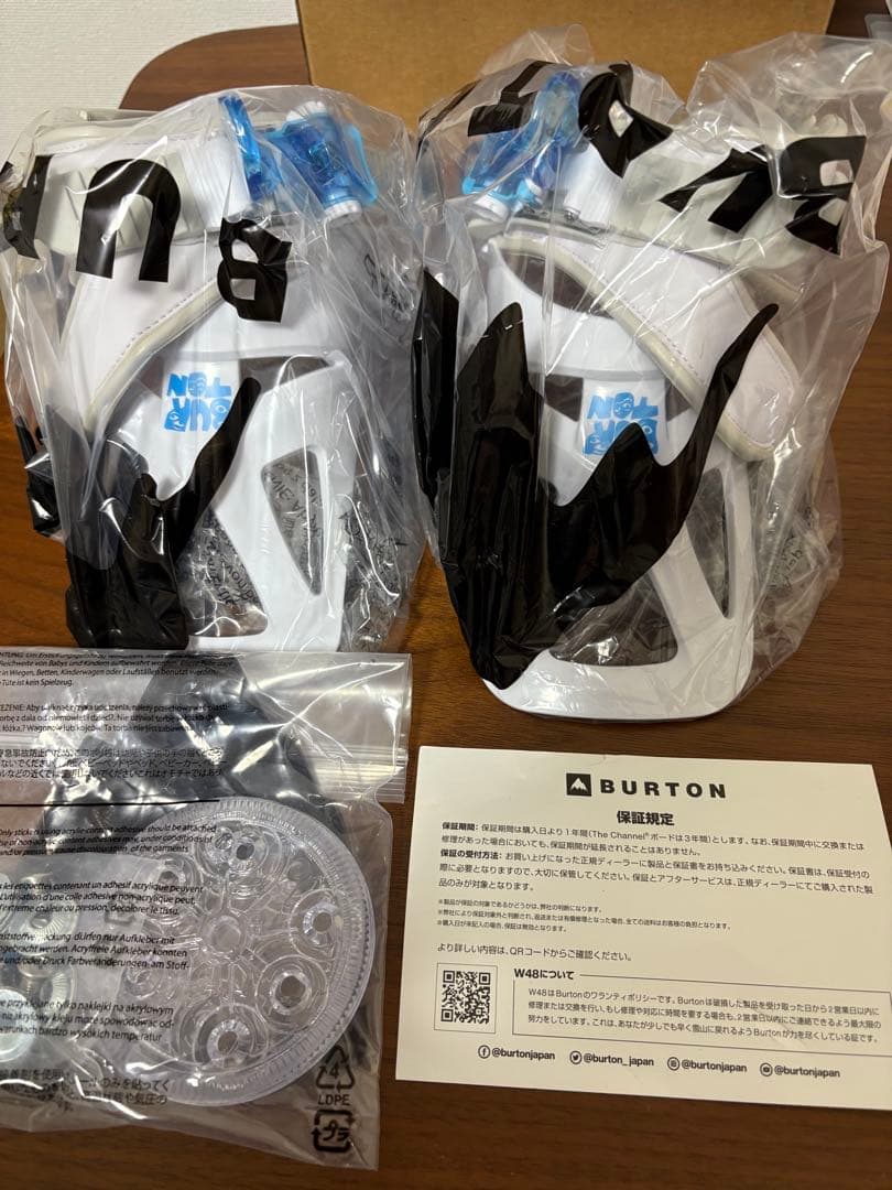 新品　BURTON バートン　スノーボード キッズグロムバインディング　白