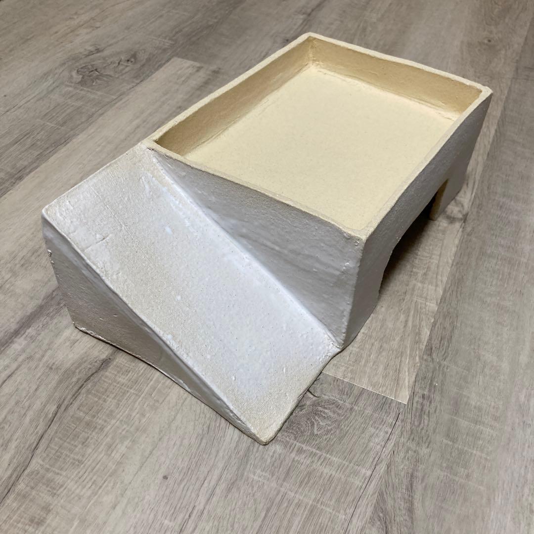 爬虫類シェルター　409 パステルホワイト