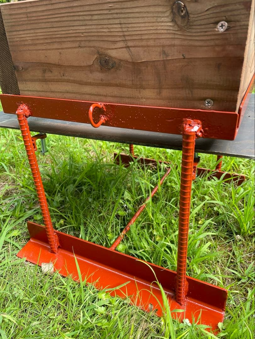 日本蜜蜂　巣箱台　338mm（赤）