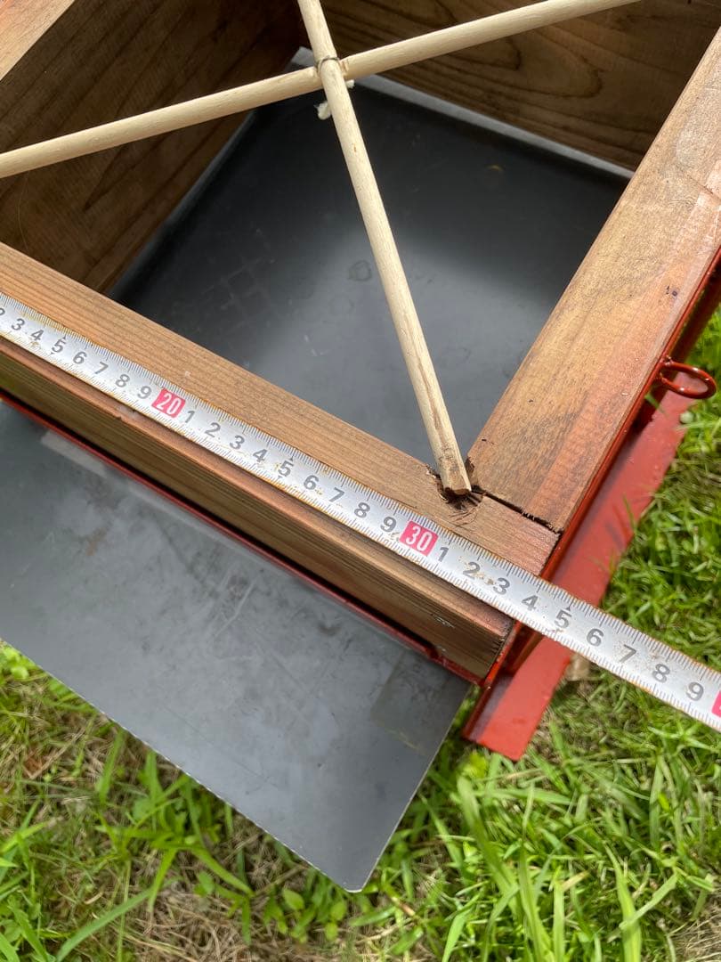 日本蜜蜂　巣箱台　338mm（赤）