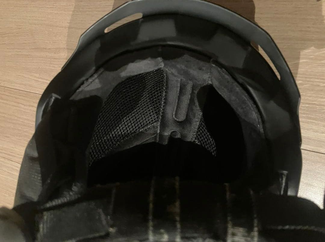 マーカー　マットブラック スキー　ヘルメットＭサイズ