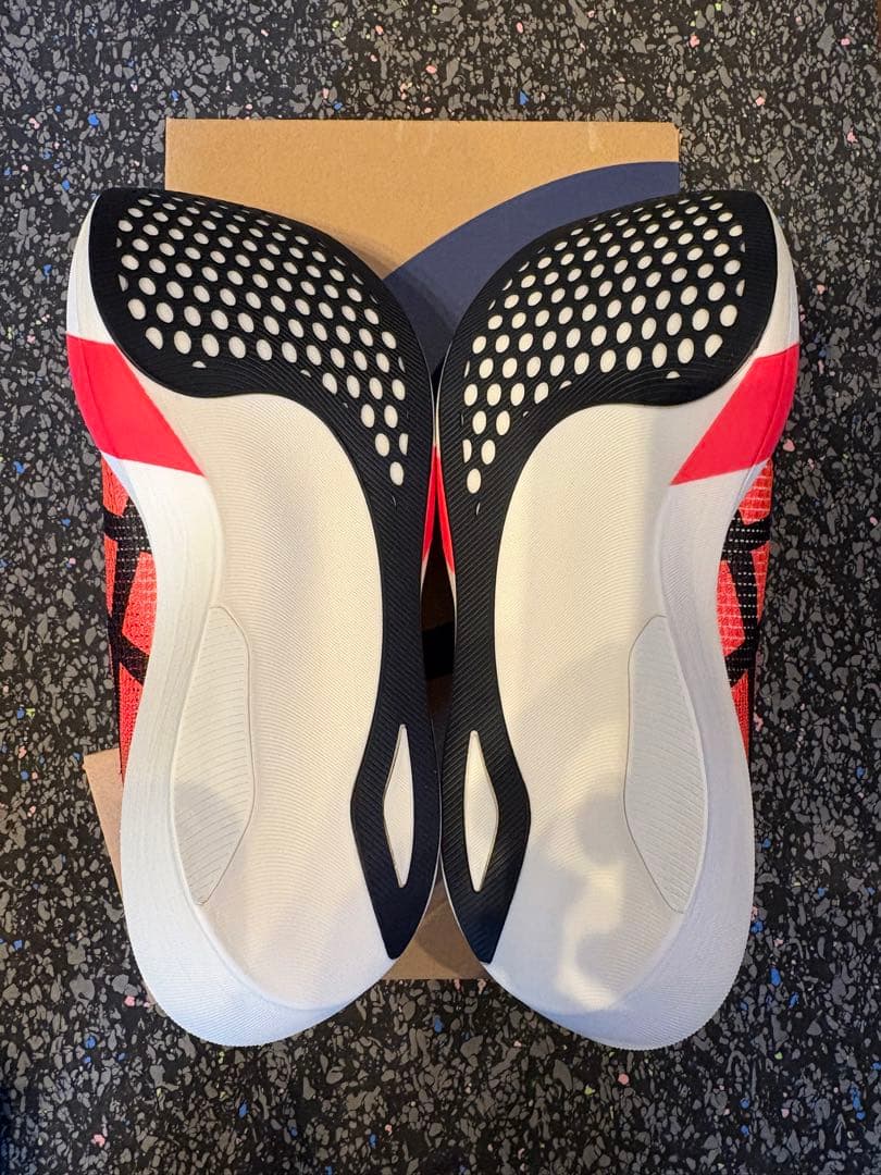 【新品未使用】アシックス　メタスピードエッジTOKYO 25.5cm