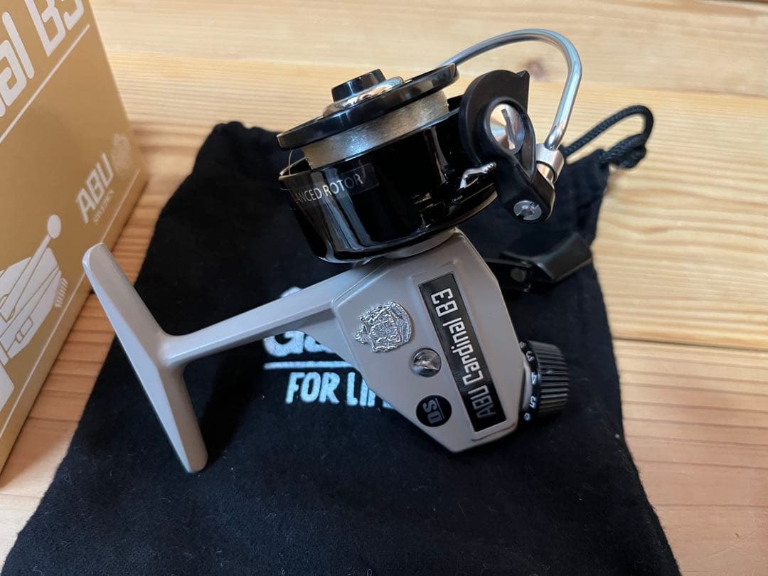 カーディナル B3 (タン／ブラック) ディスプラウト