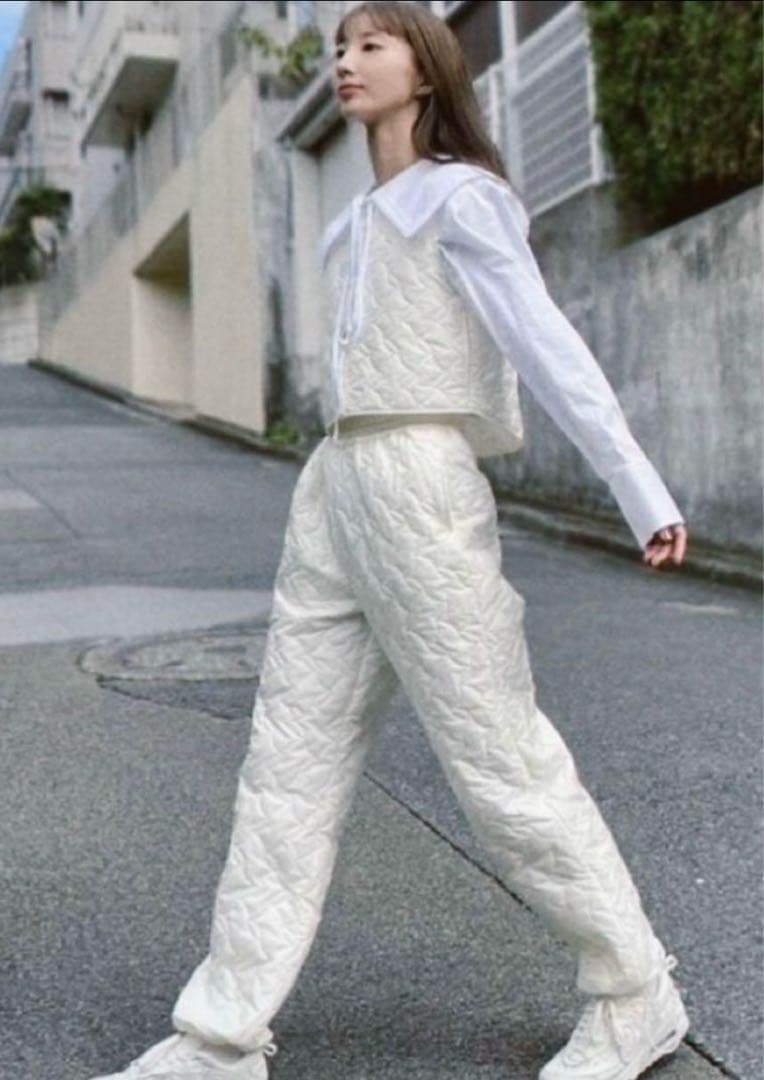 unoa ウノア　ダウン　中綿　パンツ