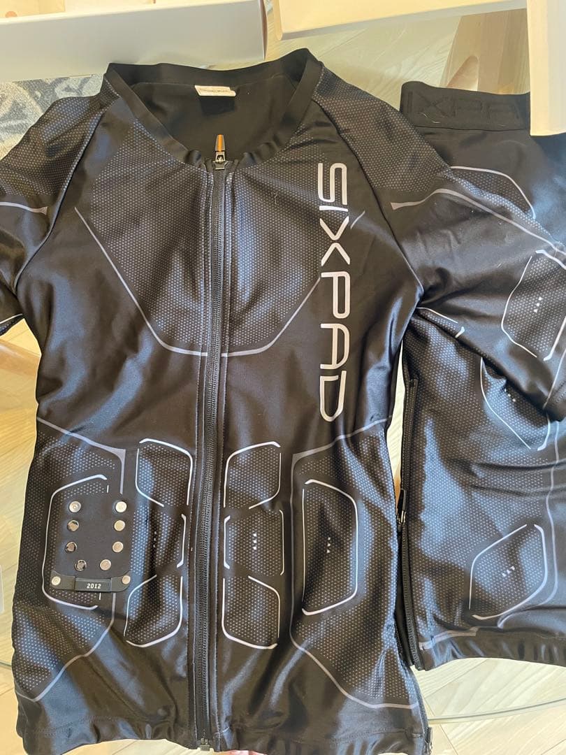 SALE SIXPAD EMSトレーニングウェア パワーフィット Mサイズ