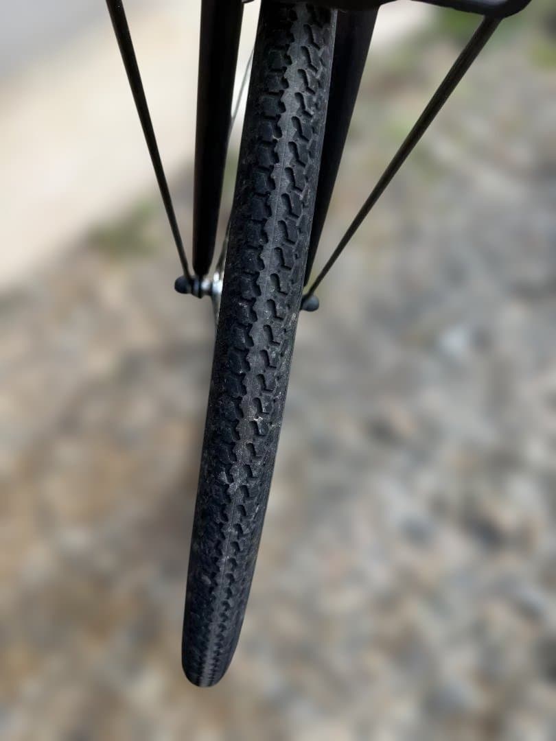 2/11値下げ実施　ブリヂストン クロスバイク 黒 前バスケット付き