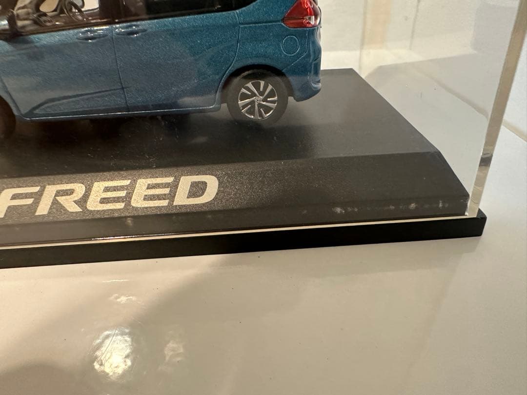 ホンダ　フリード　カラーサンプル & ミニカー3種セット