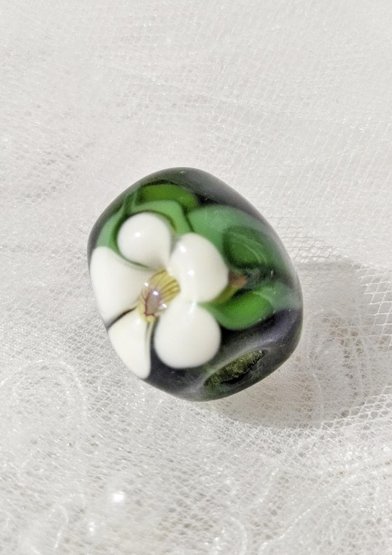 吉田正子トンボ玉（漆）　ガラス玉に込めた日本画　和のこころ　癒しの伝統美術