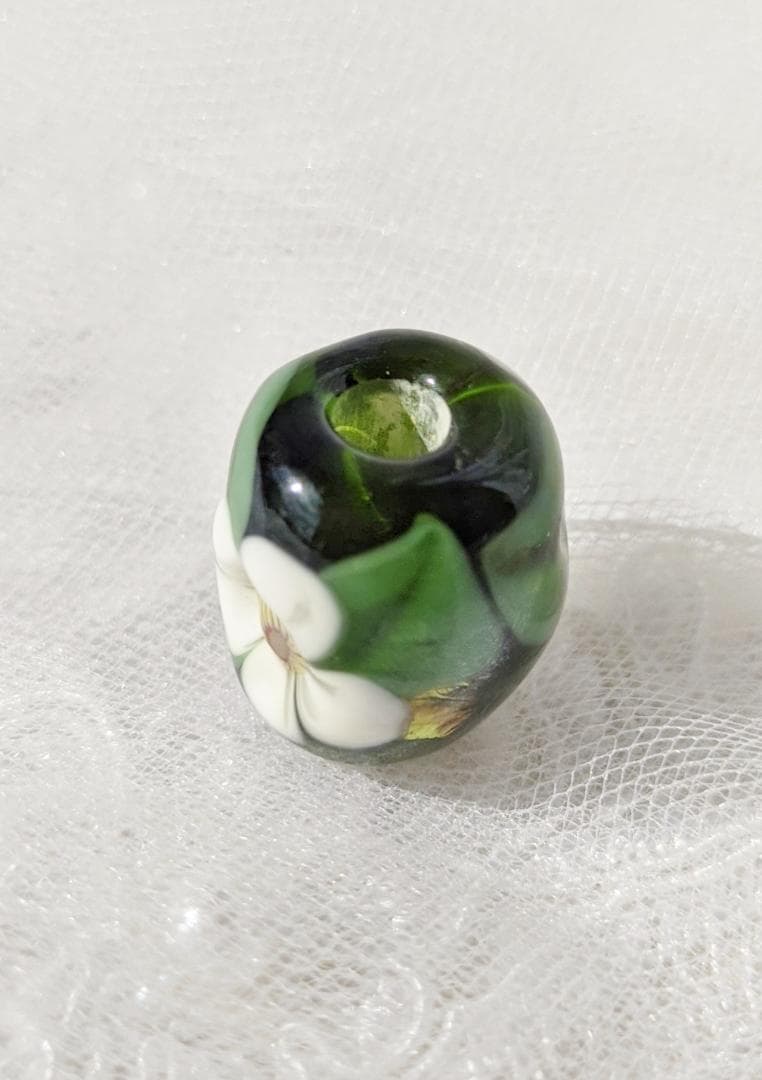 吉田正子トンボ玉（漆）　ガラス玉に込めた日本画　和のこころ　癒しの伝統美術