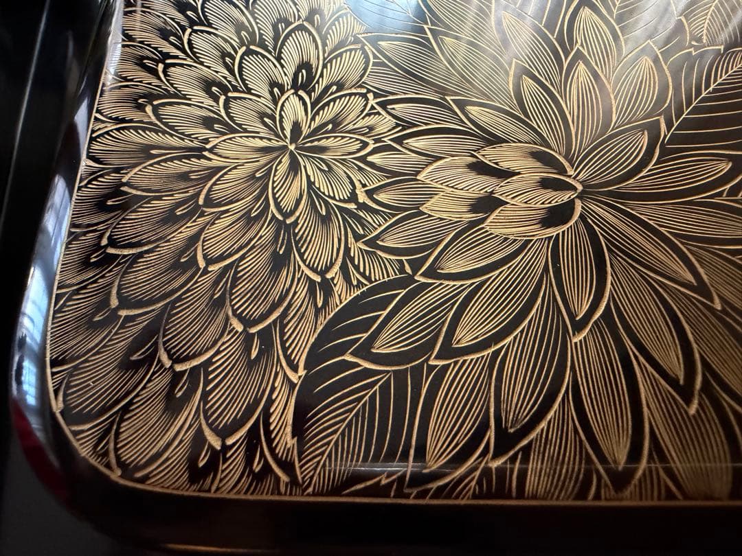 輪島塗　菊沈金彫詰 菓子器 共箱付き