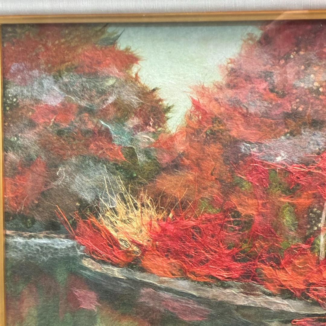 ちぎり絵　秋たけなわ　紅葉の湖畔　額入り　570×480mm