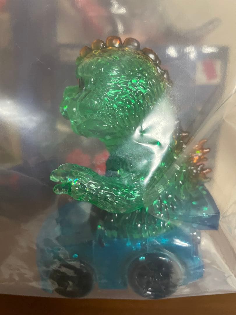 赤目天使　ゴジラ ソフトビニールフィギュア 車両付き　ソフビ