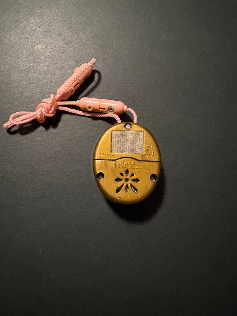 東京ミュウミュウ 変身ブローチ ミュウイチゴになるにゃん