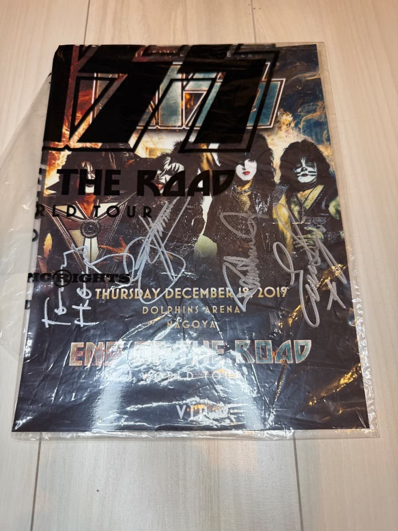 KISS 2019来日 VIPグッズ 直筆サイン 他おまけ付き！！