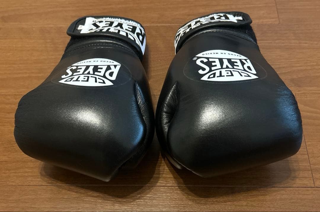 【ほぼ新品】REYES 8ozレイジェス ボクシング グローブ ブラック 黒
