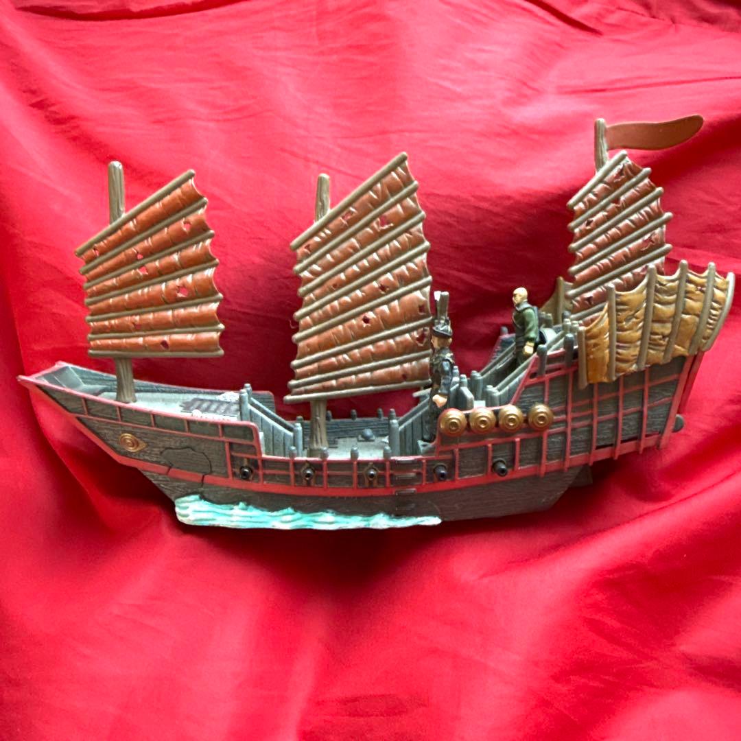 パイレーツオブカリビアン エンプレス号 ジャックスパロウ 海賊船 ディズニー 船