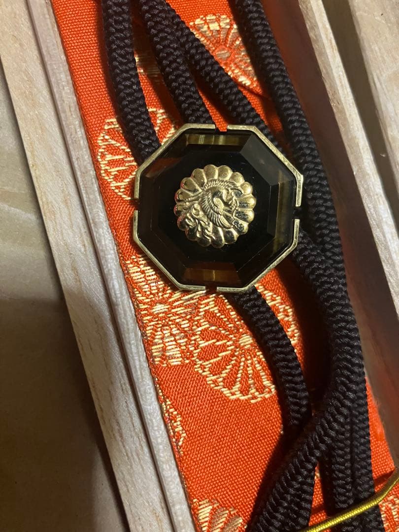 工*具様 天皇陛下御誕生八十年　鳳凰飛来　天然　オニキス　虎目石　菊花　18金