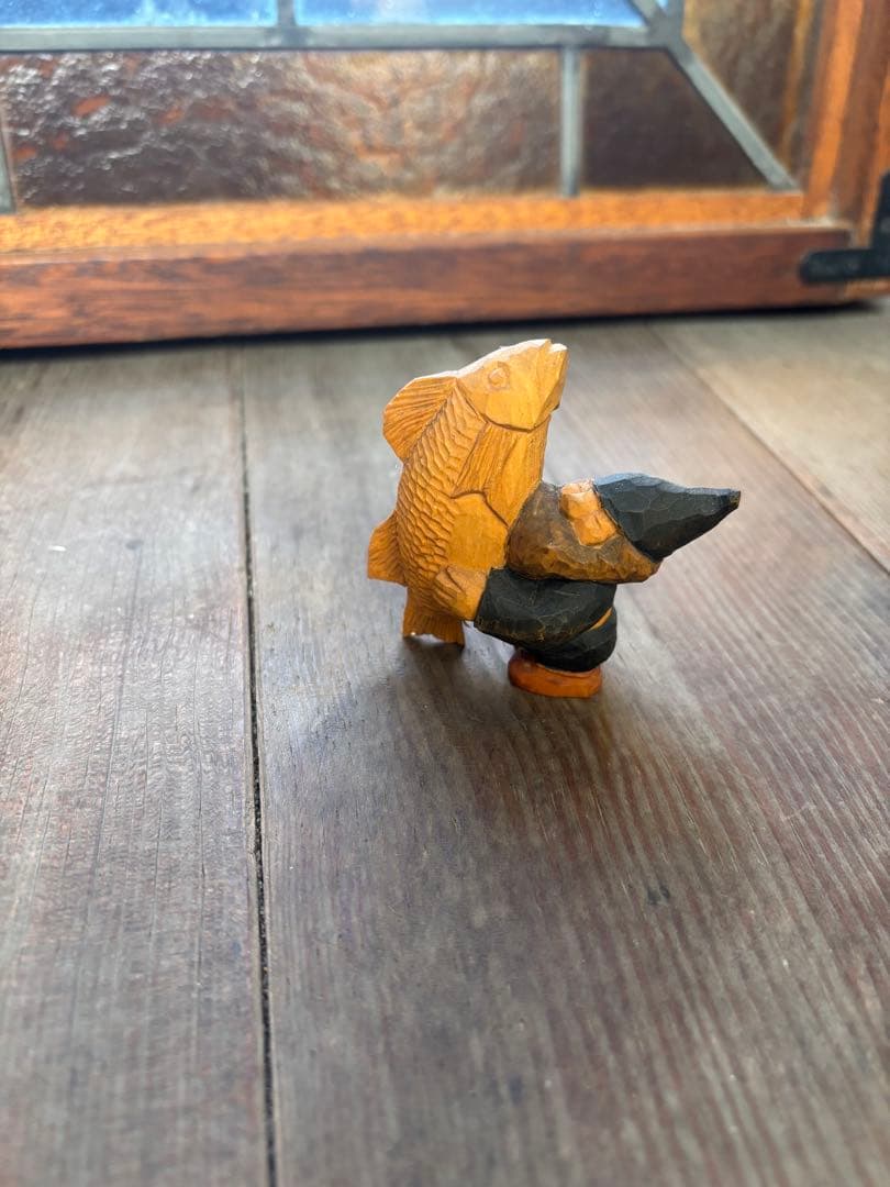 藤岡孝一 木彫 ポルックス 小人 魚を抱える小人 b 北海道作家　彫刻