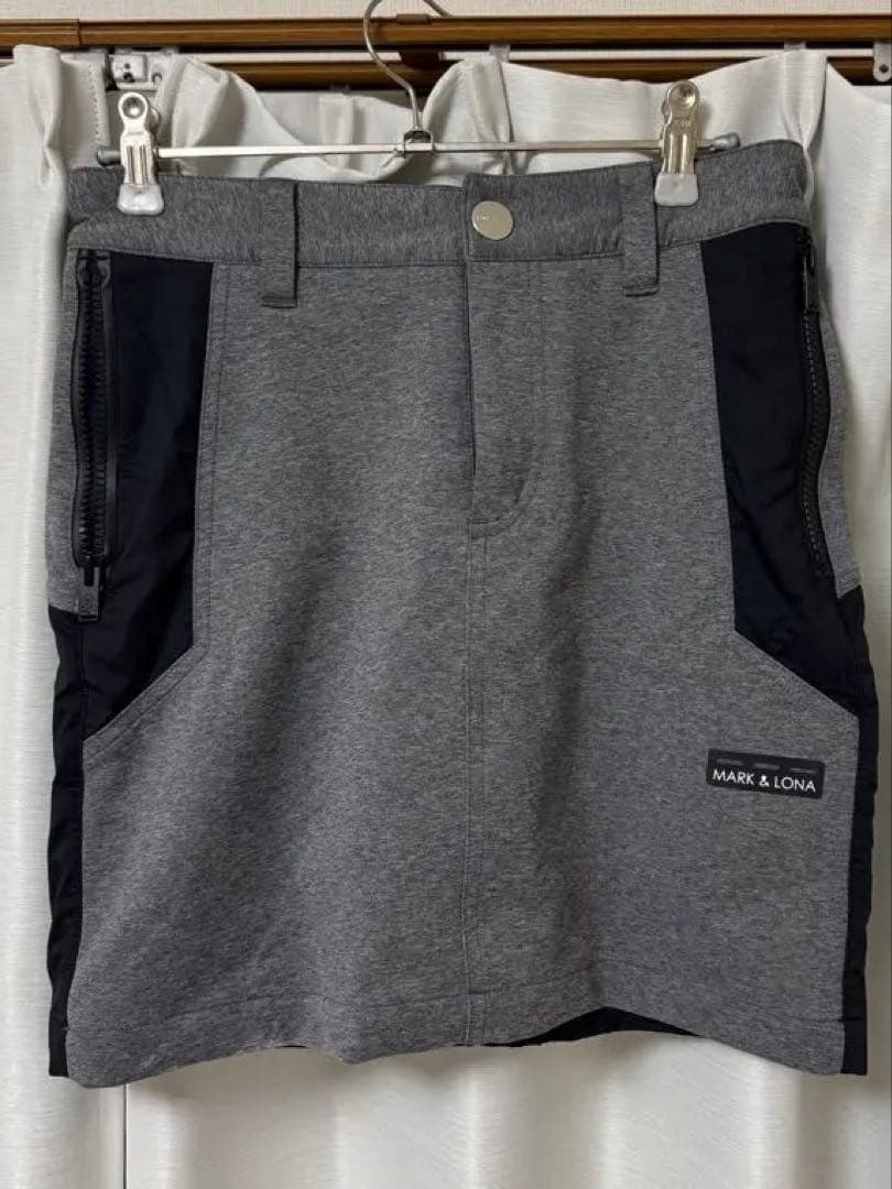 美品MARK & LONA ゴルフレディーススカート グレー/ブラック